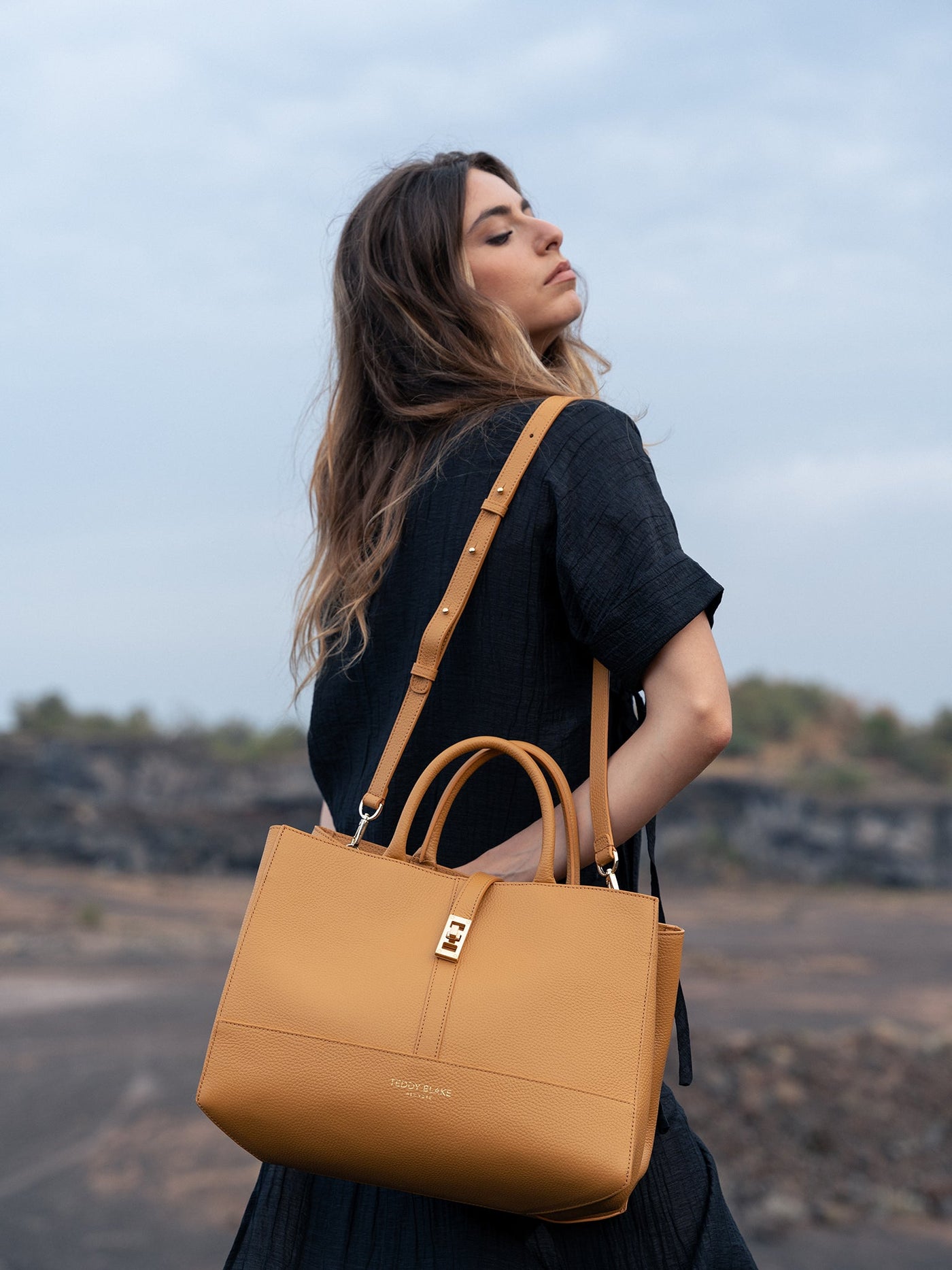 Lola Stampato 15" - Camel Brown